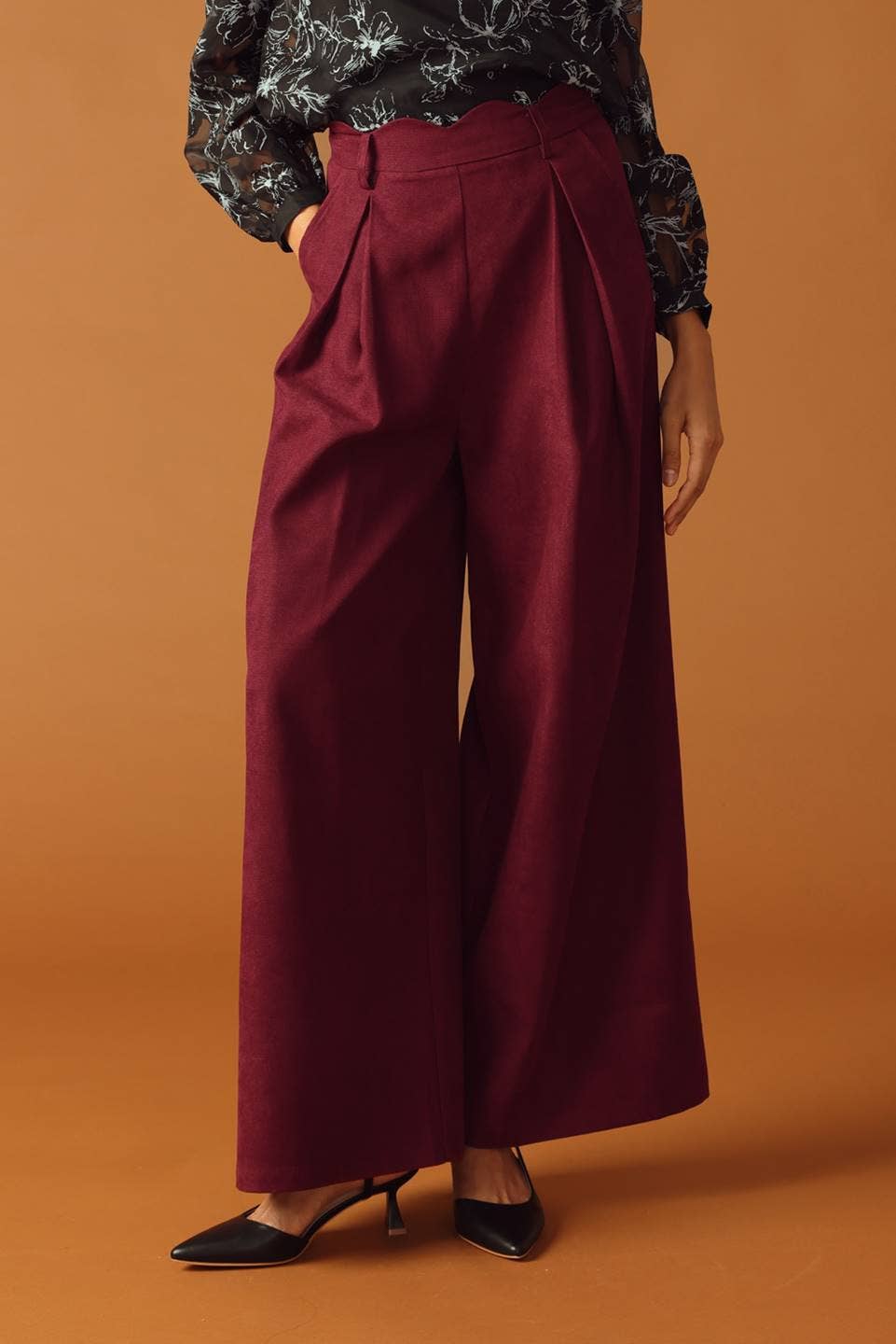Corduroy Scallop Waistline Pants