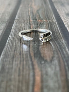Open Arrow Stacking Ring
